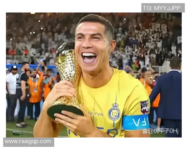 足球历史上的第一位球星是谁 揭开传奇人物的风采与影响 足球历史上的第一位球星是谁 揭开传奇人物的风采与影响