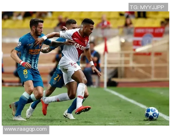 足球星光璀璨巅峰对决 谁主沉浮的时代传奇 足球星光璀璨巅峰对决 谁主沉浮的时代传奇