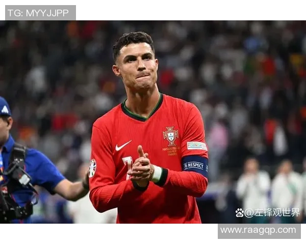 全球足球明星风采与成就回顾:聚焦世界足坛顶级球员的精彩表现 全球足球明星风采与成就回顾:聚焦世界足坛顶级球员的精彩表现